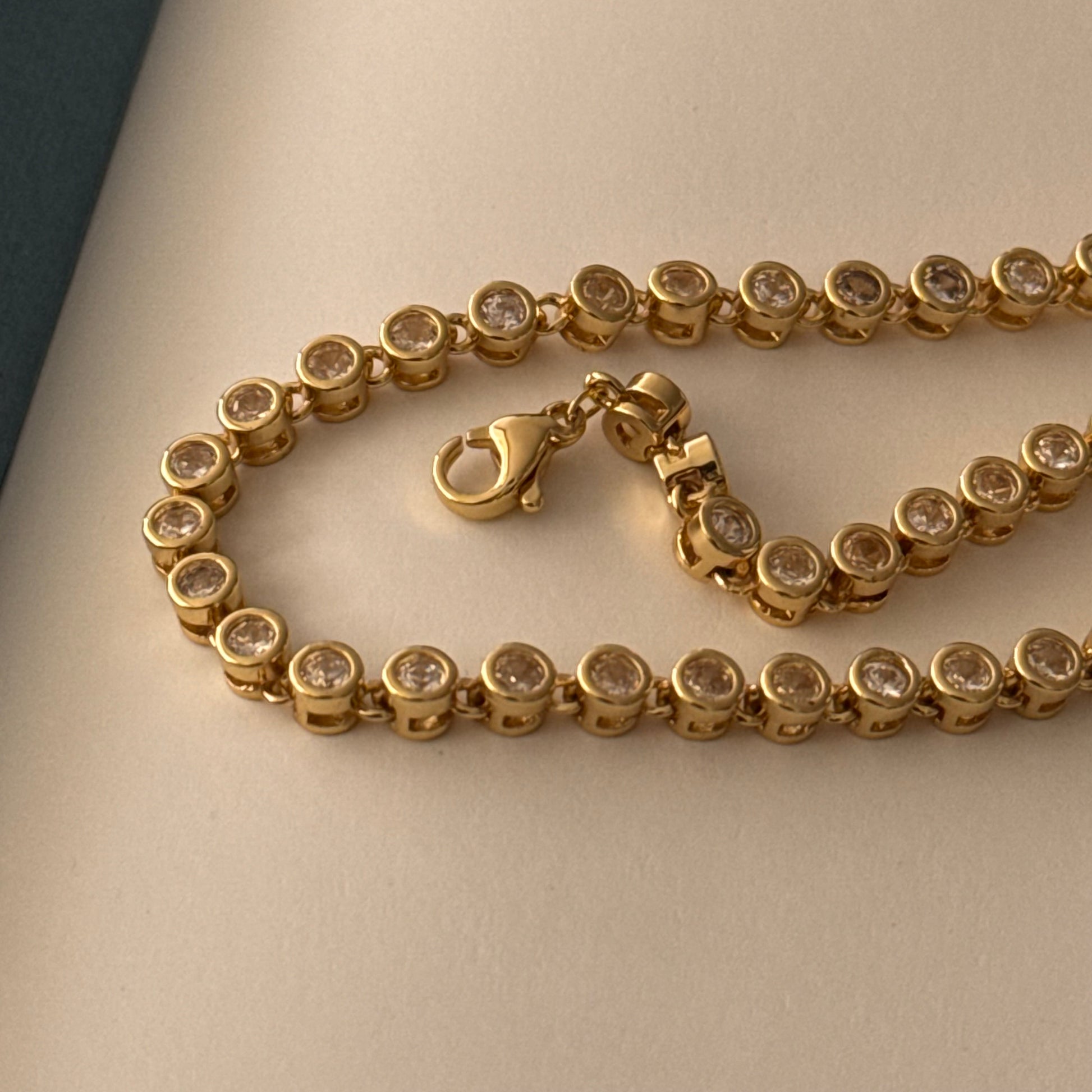 Collar circones clásico